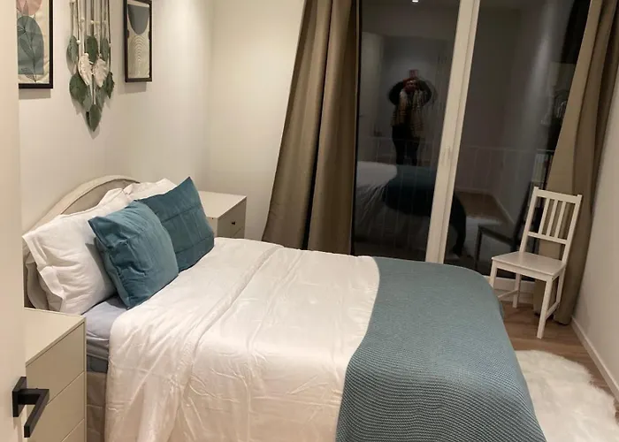 Stylish 2-Bedroom Apartment In London - Sleeps 4
