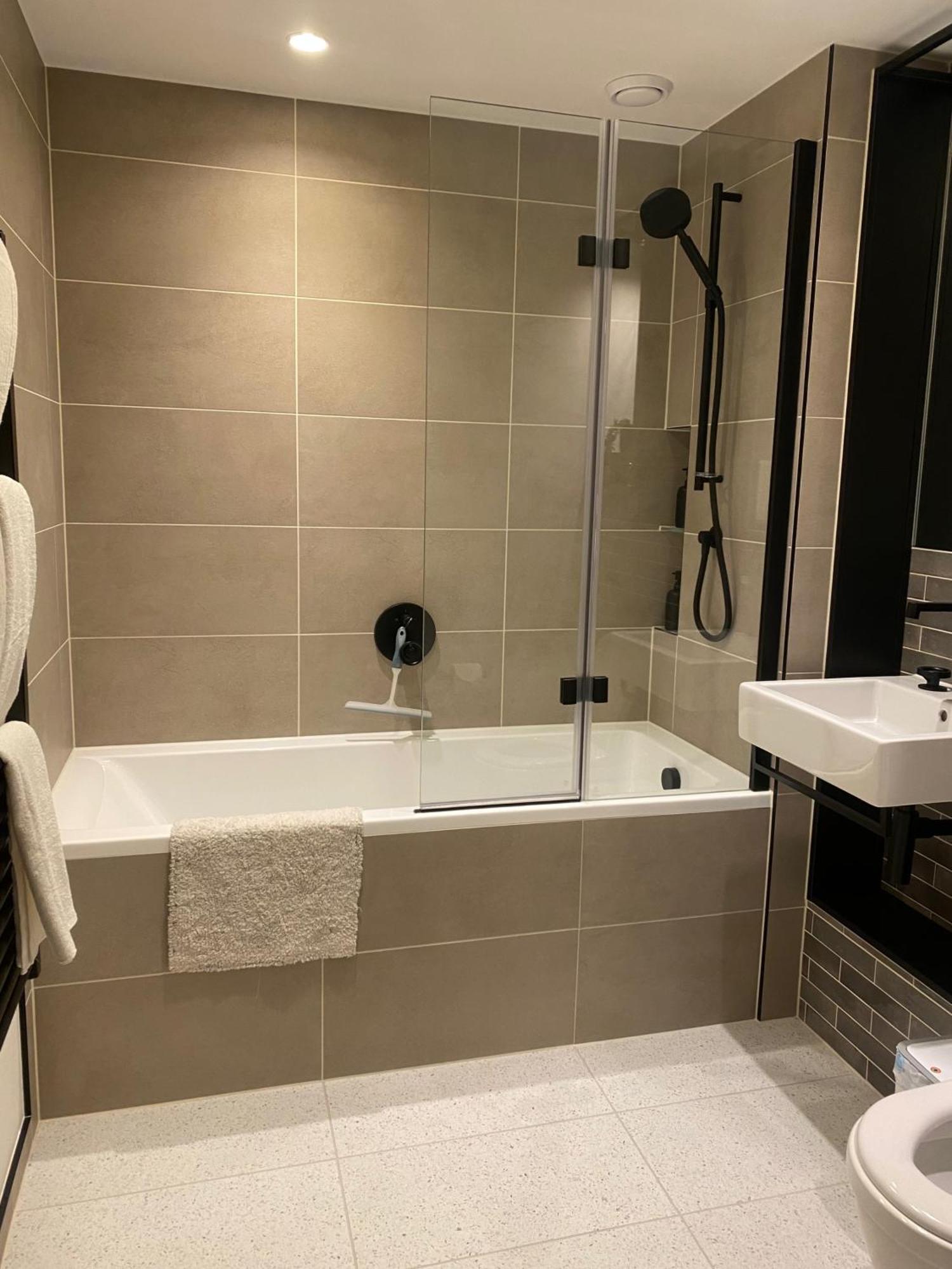 Stylish 2-bedroom In - Sleeps 4 Appartamento *